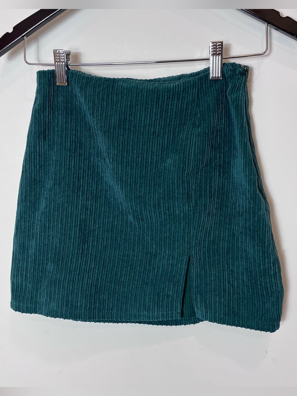 Altar'd State Katya Corduroy Mini Skirt
Emerald Green Slit Boho XS